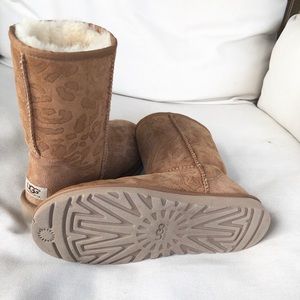 UGG Shoes - Classic UGG Boots UGG Shoes - Classic UGG Boots